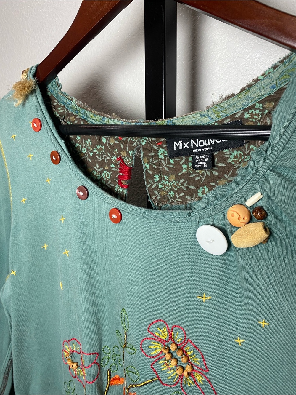 Mix Nouveau Sage Green Floral Embroidered Long-Sleeve Tee M - Picture 5 of 5